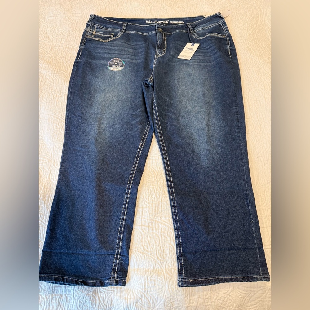 Wallflower Luscious Curvy denim crops dark wash 24W NEW